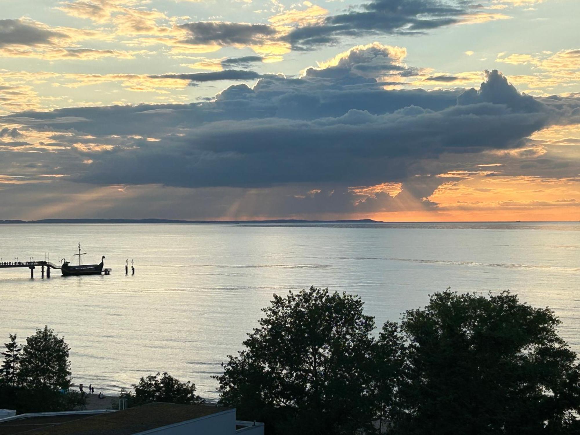 Luxe Baltic Sunset Lägenhet Miedzyzdroje Exteriör bild